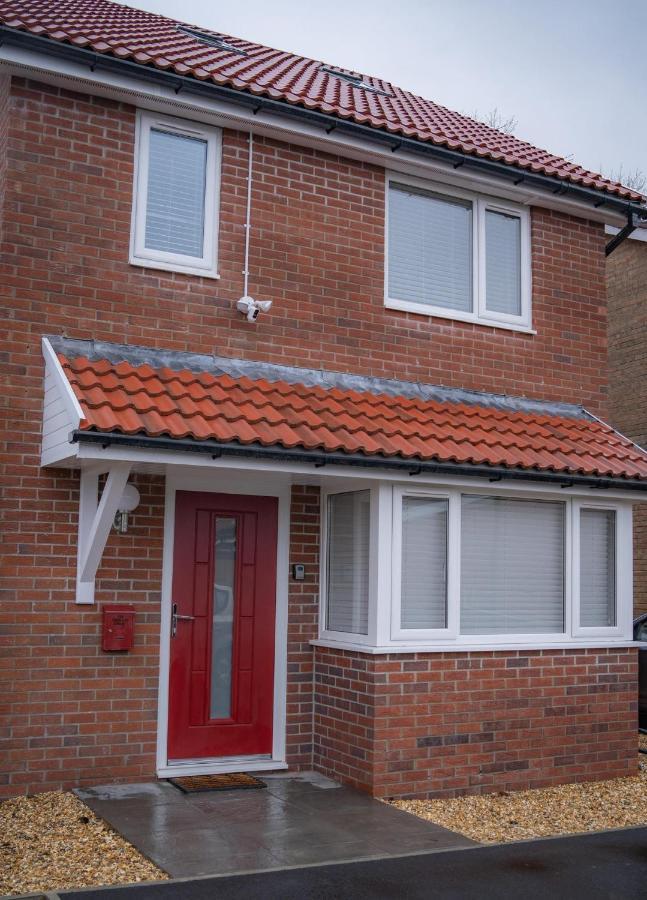 The Red House Modern Stylish Home From Home Walking Distance To Cardiff Bay And City Centre With Parking מראה חיצוני תמונה